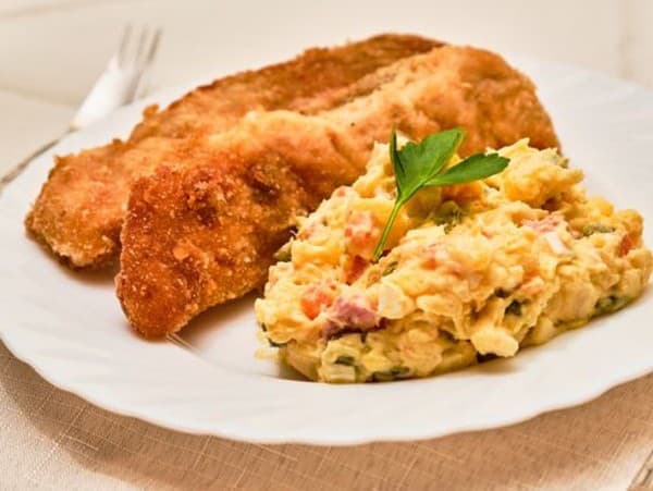 Ako zvládnuť zabehnutú kosť v krku počas Vianoc